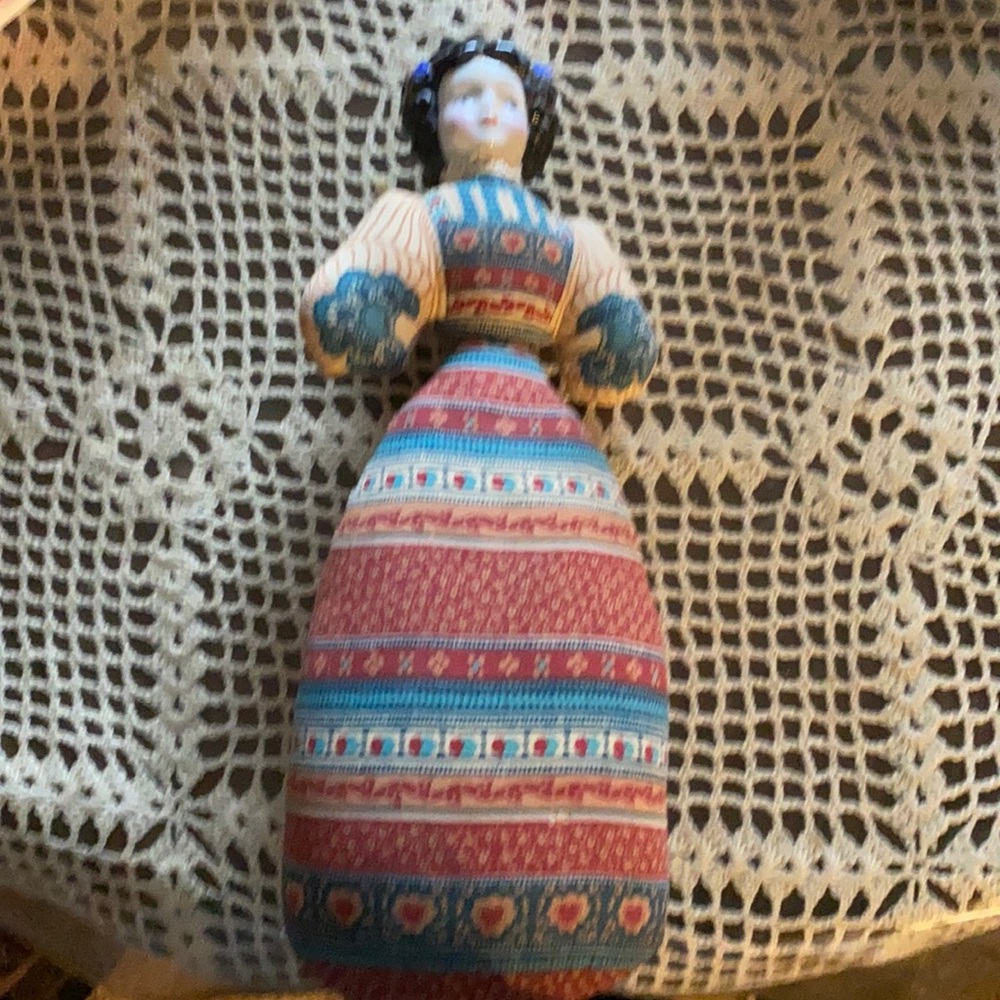 Vintage Avon American Heirloom Sachet Doll